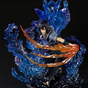 Naruto Figure: sasuke statue